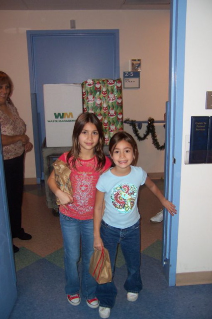 kayla_cheyenne_visiting